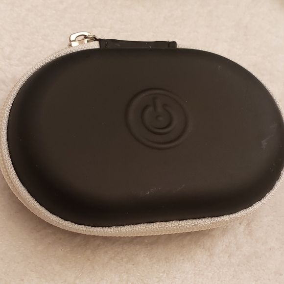 iWorld Voyage Wireless Earbuds with Protective Cas - Picture 4 of 5